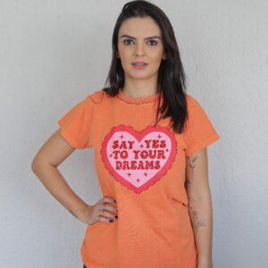 T-SHIRT LARANJA <br> CORAÇÃO